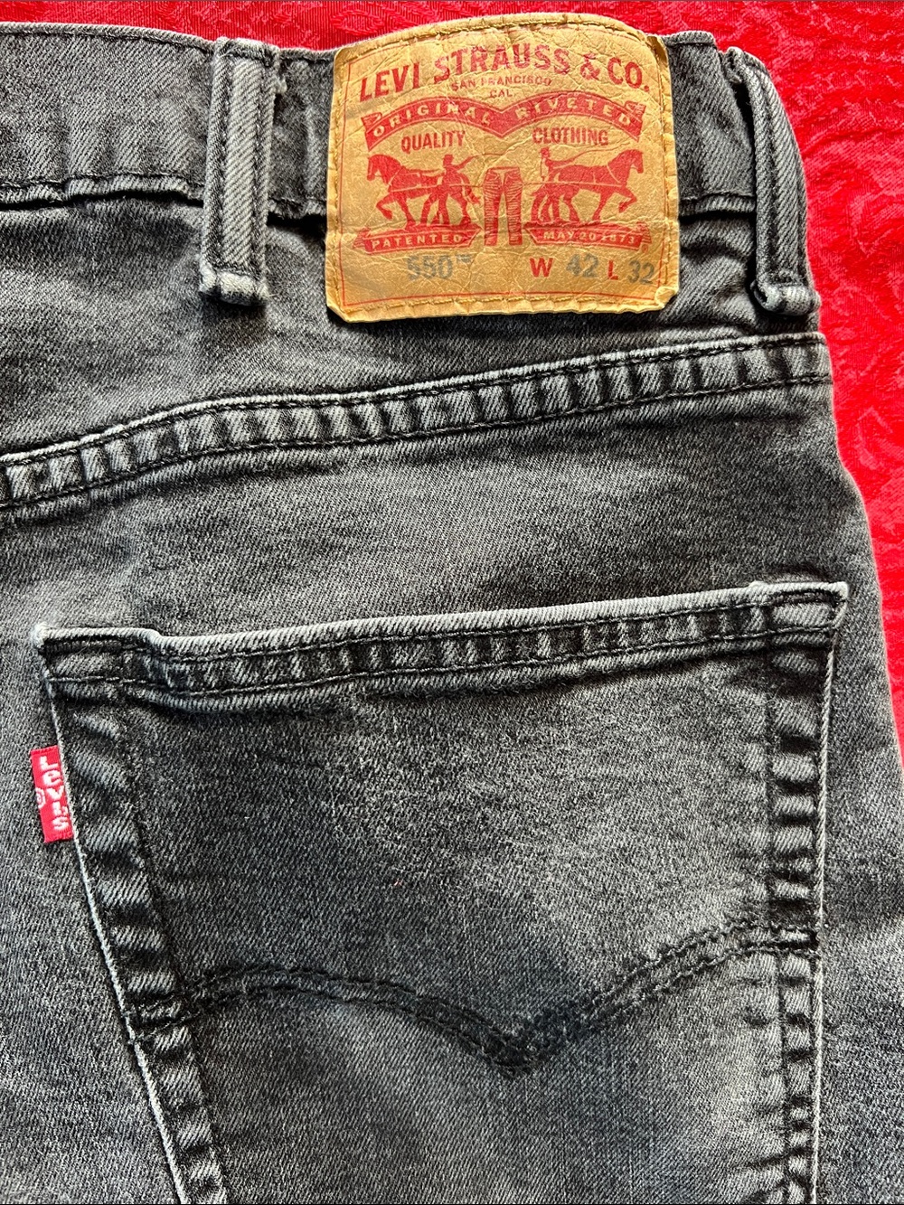 Levi’s 550 Men’s 42x32 Black Relaxed Fit Jeans Straight Leg Faded Denim